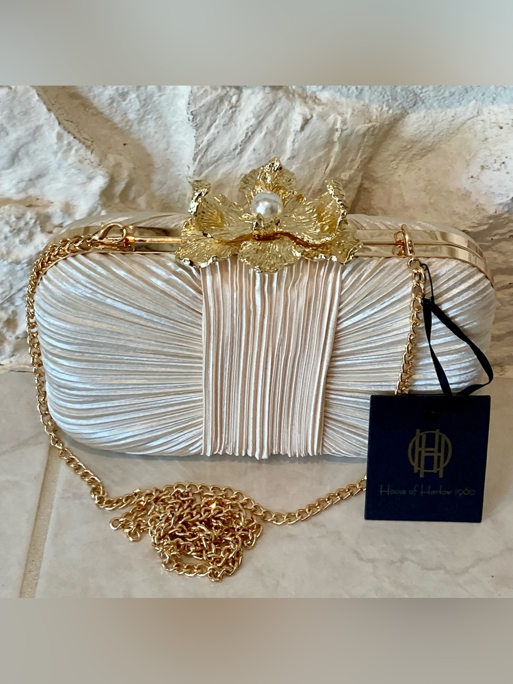 NWT House of Harlow 1960 evening clutch/crossbody -cream satiny pleated fabric - Picture 1 of 12